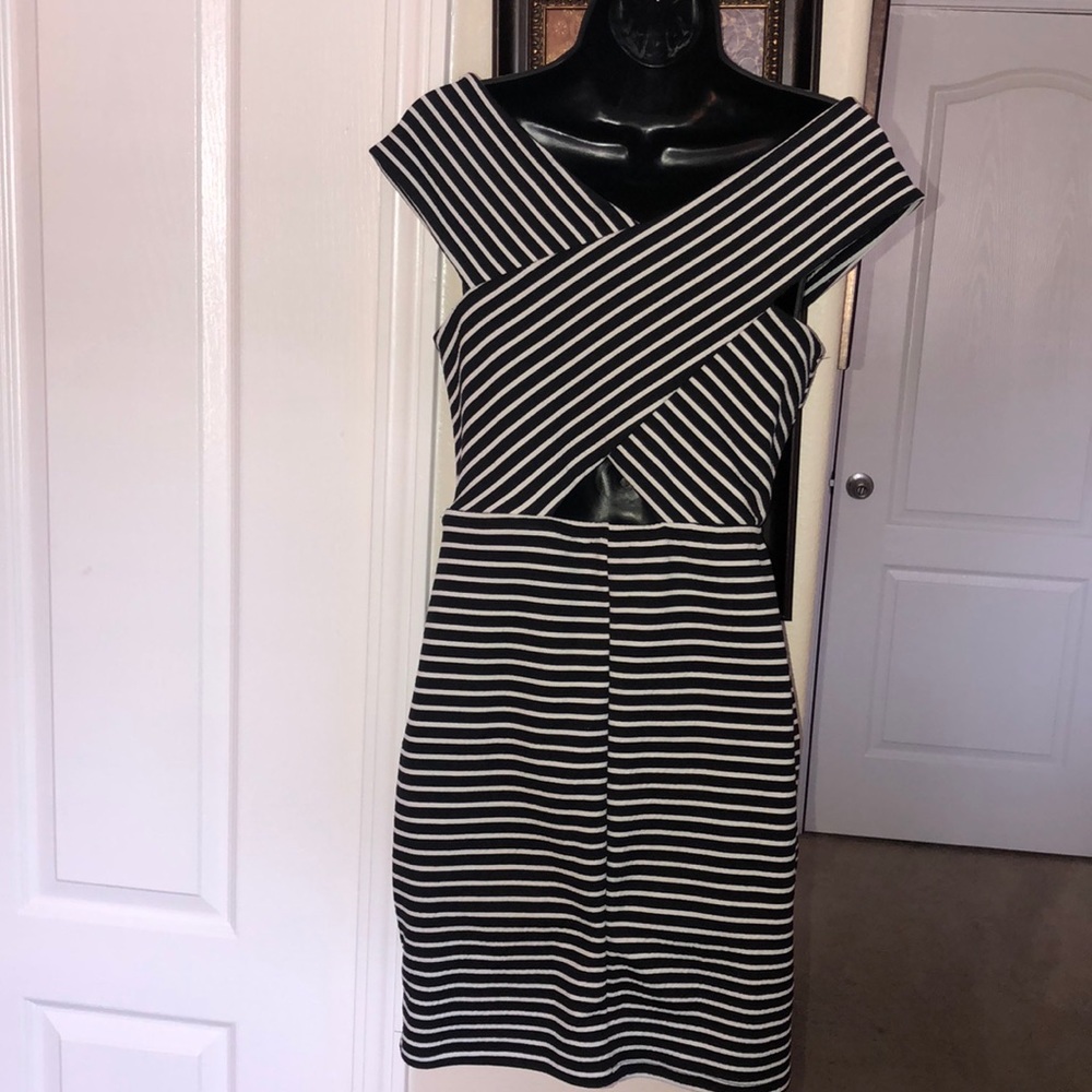 Black & White Striped Bodycon Dress - Picture 7 of 7